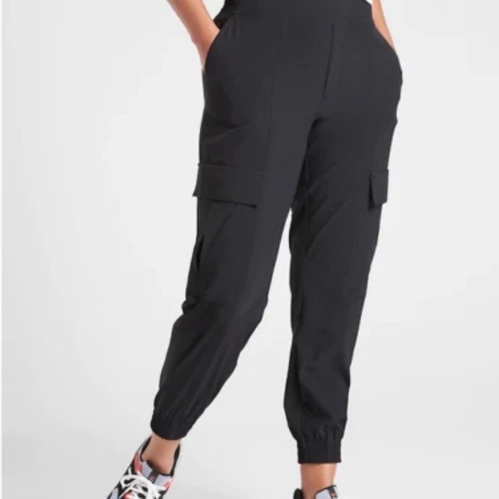 Athleta Chelsea Utility Cargo Jogger Pants Black Size 6